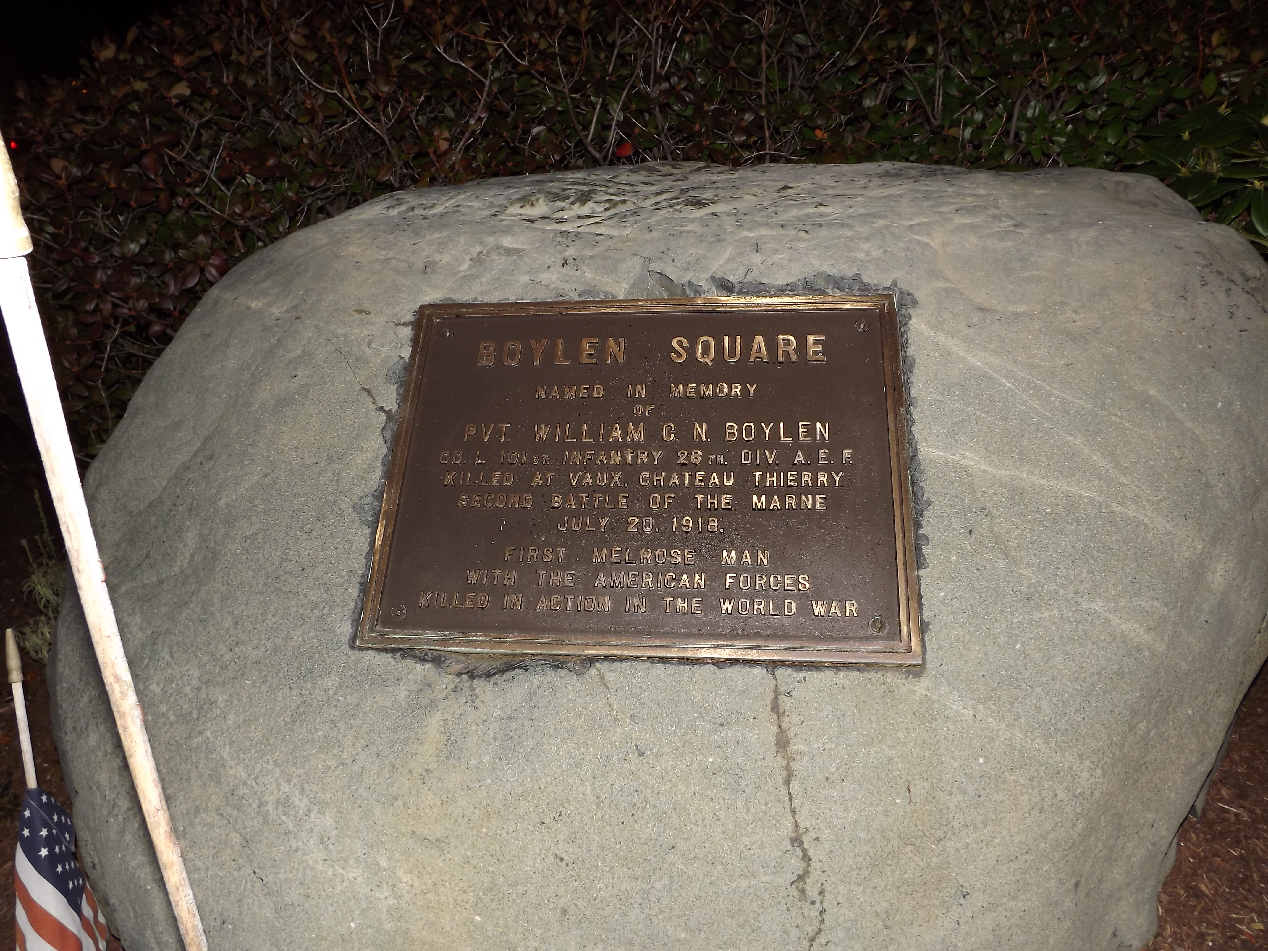 Zoom on the image : Boylen Square